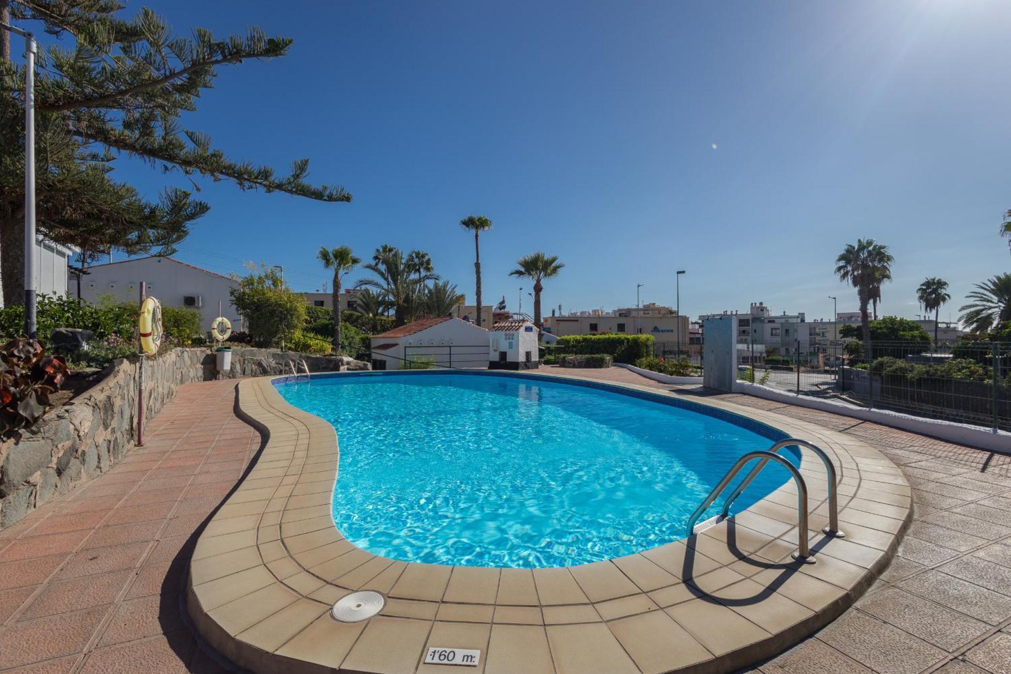 Canarios Piscina Junto A La Playa * Arguineguin